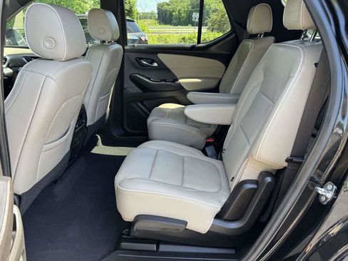 Used 2022 Chevrolet Traverse Premier AWD/4WD image 19