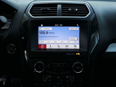 Used 2017 Ford Explorer XLT w/ Equipment Group 201A FWD image 21