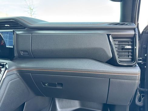 Used 2024 GMC Sierra 1500 AT4 w/ Technology Package image 25