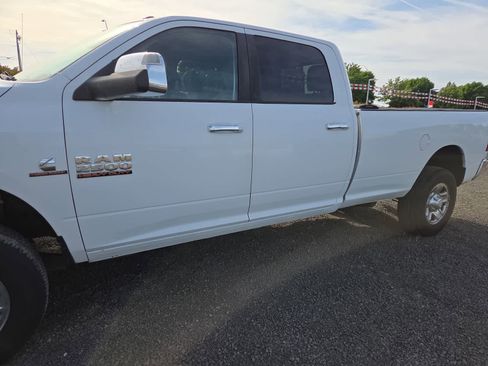 Used 2016 RAM 2500 SLT AWD/4WD image 2