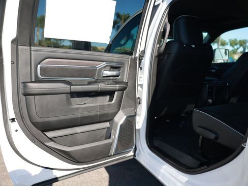 New 2026 RAM 3500 Laramie AWD/4WD image 34