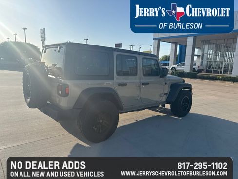 Used 2022 Jeep Wrangler Unlimited Sport AWD/4WD image 5