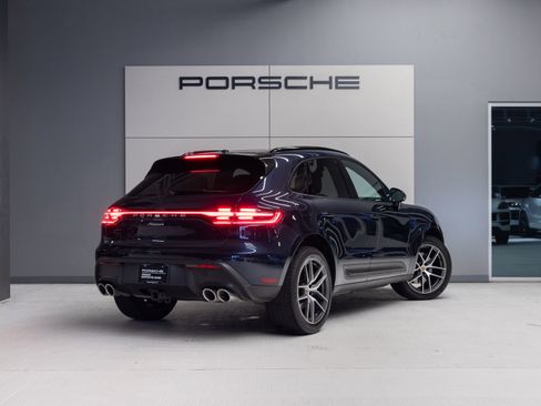 Certified 2023 Porsche Macan AWD/4WD image 7