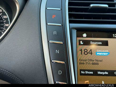 Used 2017 Lincoln MKX Reserve image 30