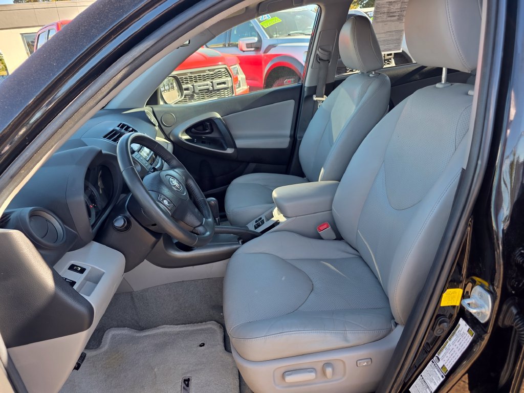 Used 2011 Toyota RAV4 Limited w/ Limited Extra Value Pkg AWD/4WD image 4