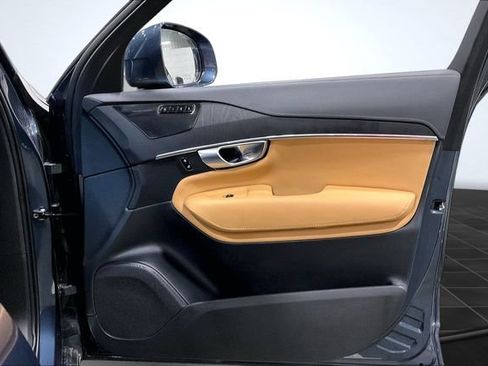 Certified 2025 Volvo XC90 T8 Ultra w/ Protection Package Premier AWD/4WD image 27