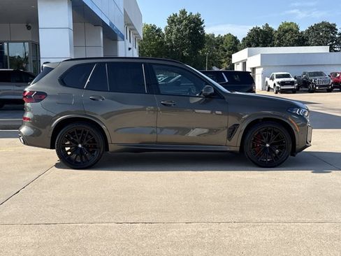 Used 2024 BMW X5 xDrive40i w/ M Sport Package AWD/4WD image 2