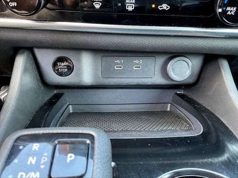 Used 2024 Nissan Rogue S AWD/4WD image 16