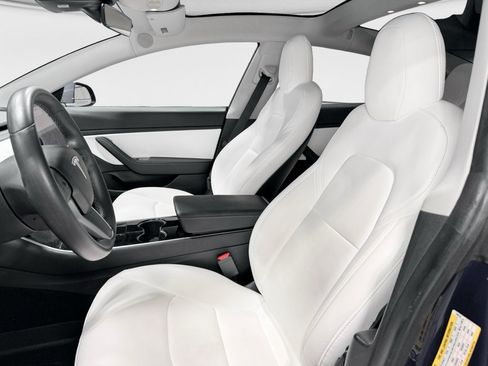 Used 2020 Tesla Model 3 Standard Range RWD image 16