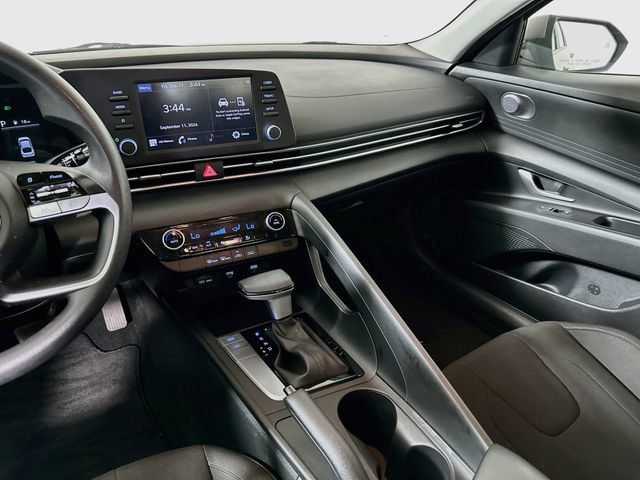 Used 2023 Hyundai Elantra SEL FWD image 23