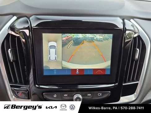 Used 2019 Chevrolet Traverse LT w/ LT Premium Package AWD/4WD image 18