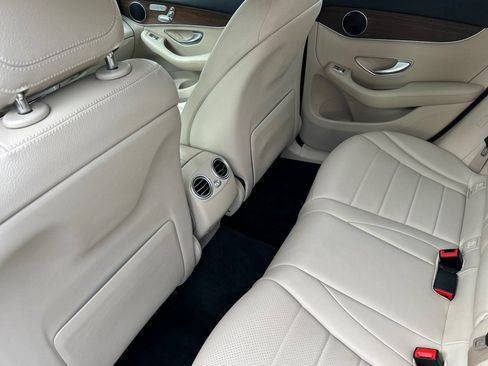 Used 2021 Mercedes-Benz GLC 300 4MATIC image 14