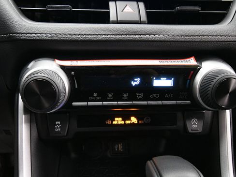 Used 2025 Toyota RAV4 LE image 15