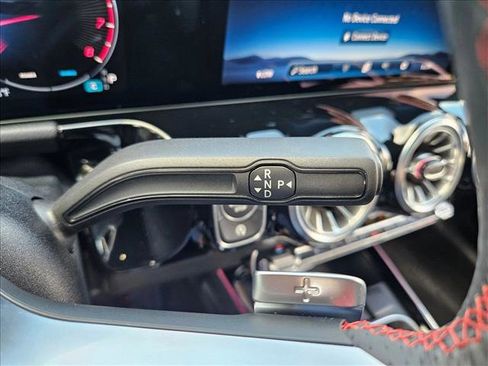 Used 2025 Mercedes-Benz GLA 250 image 12