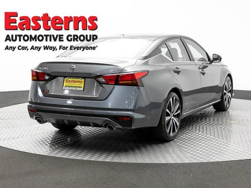 Used 2022 Nissan Altima 2.5 SR FWD image 5