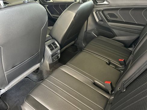 Used 2023 Volkswagen Tiguan SE FWD image 12