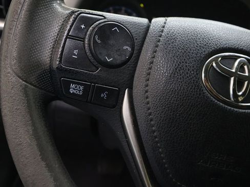Used 2018 Toyota RAV4 LE AWD/4WD image 19
