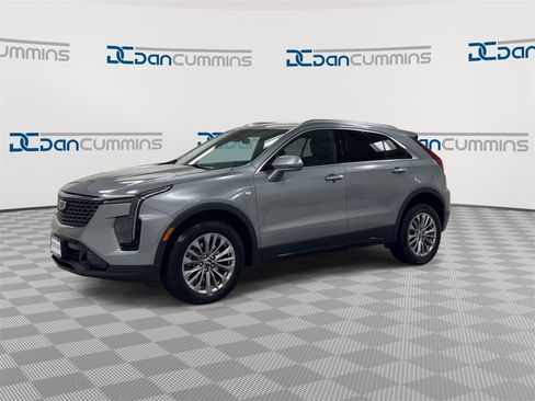 Used 2024 Cadillac XT4 Premium Luxury image 4