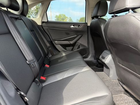 Used 2019 Volkswagen Jetta SE w/ Cold Weather Package FWD image 9