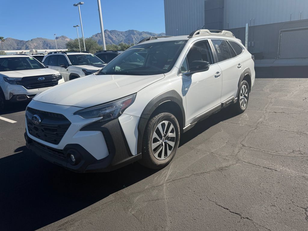 Used 2025 Subaru Outback Premium AWD/4WD image 3
