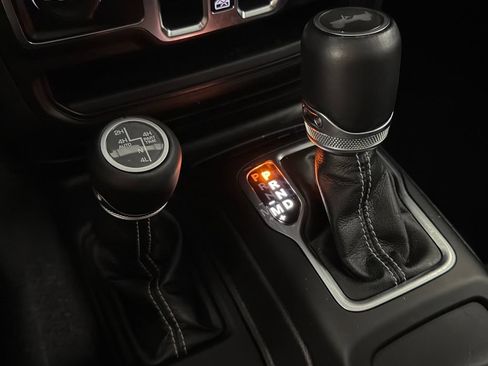 Used 2023 Jeep Wrangler Unlimited Sahara w/ Cold Weather Group AWD/4WD image 22