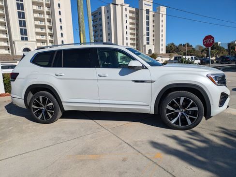 New 2026 Volkswagen Atlas SEL Premium R-Line AWD/4WD image 3