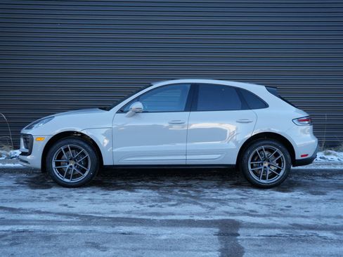 New 2026 Porsche Macan image 2