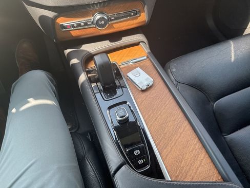 Certified 2023 Volvo XC90 B6 Plus w/ Protection Package Premier image 28