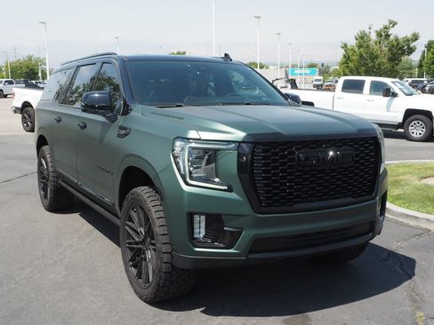 Used 2024 GMC Yukon XL Denali Ultimate AWD/4WD image 9