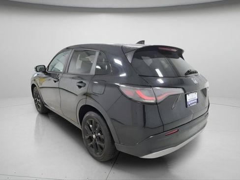Used 2023 Honda HR-V Sport image 9