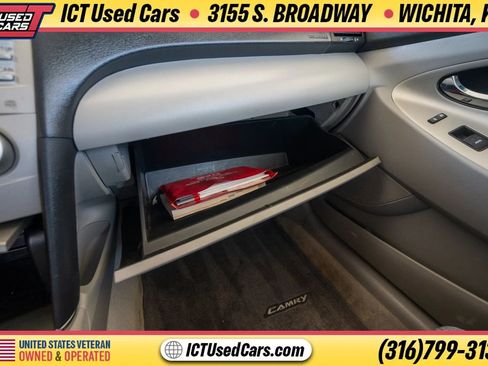 Used 2011 Toyota Camry SE w/ SE Extra-Value Pkg #1 FWD image 23