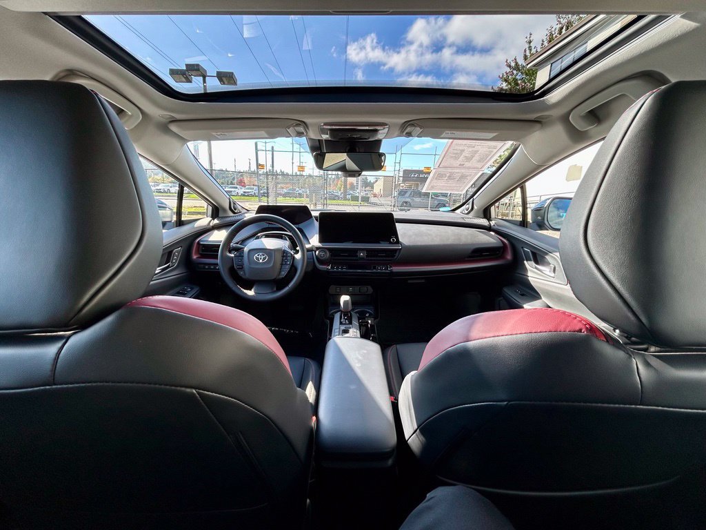 Certified 2025 Toyota Prius Plug-In Hybrid FWD image 19