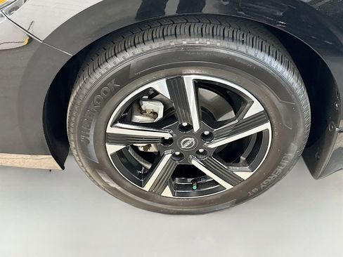 Used 2025 Nissan Sentra SV image 25