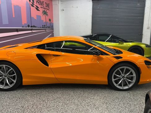 Used 2023 McLaren Artura RWD image 15