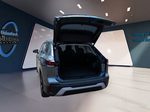 New 2026 Volkswagen Tiguan SE FWD image 30