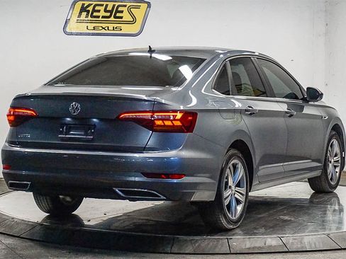 Used 2019 Volkswagen Jetta R-Line w/ R-Line Cold Weather Package image 4