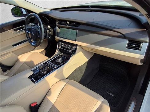 Used 2020 Jaguar XF Prestige AWD/4WD image 20