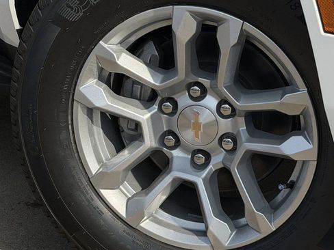 New 2026 Chevrolet Suburban LS RWD image 9