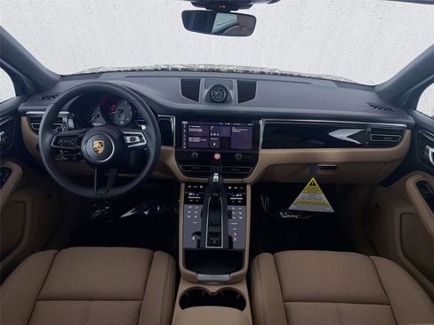 New 2026 Porsche Macan image 16