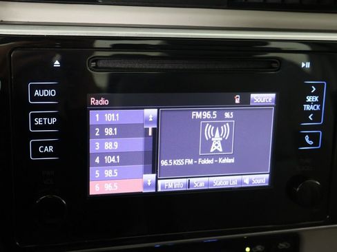 Used 2019 Toyota Corolla LE w/ Carpet Mat Package (TMS) FWD image 37
