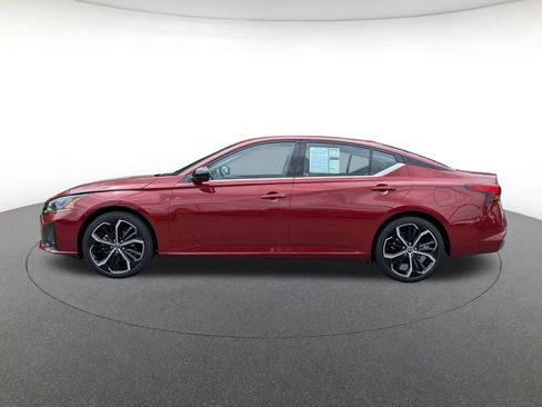 Used 2025 Nissan Altima 2.5 SR w/ SR Premium Package FWD image 8