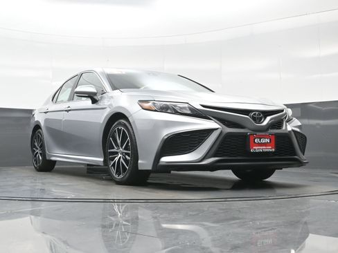 Used 2024 Toyota Camry SE FWD image 25