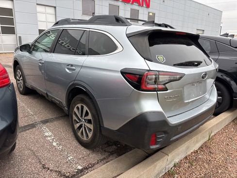 Used 2021 Subaru Outback Premium AWD/4WD image 3