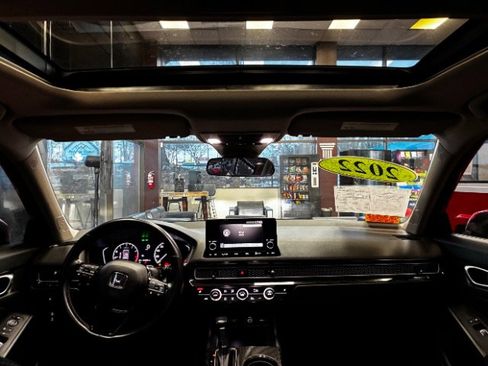 Used 2022 Honda Civic EX image 30