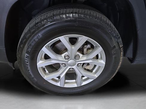 Used 2023 Jeep Grand Cherokee Limited AWD/4WD image 25