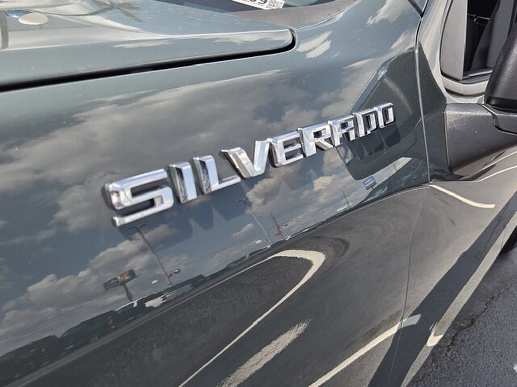 Used 2025 Chevrolet Silverado 1500 LT RWD image 10