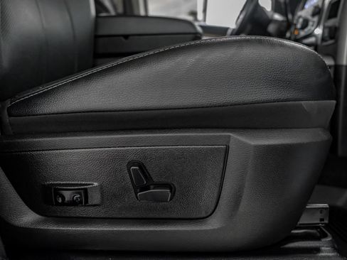 Used 2018 RAM 2500 Laramie w/ Sport Appearance Group AWD/4WD image 33