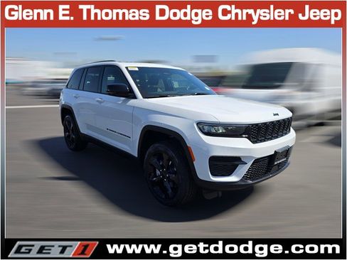 New 2025 Jeep Grand Cherokee Laredo image 1