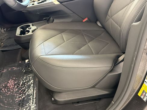 Used 2024 BMW iX xDrive50 w/ Sport Package AWD/4WD image 5