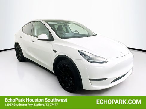 Used 2023 Tesla Model Y AWD image 1